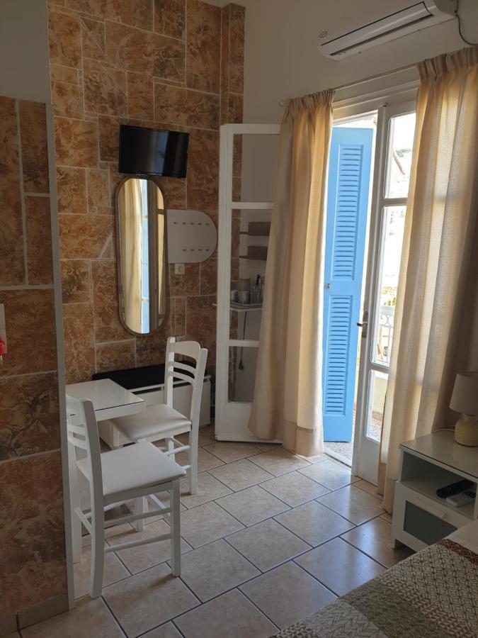 Errika Appartement Ermoupoli Buitenkant foto