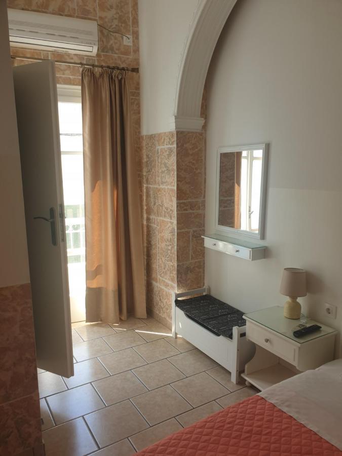 Errika Appartement Ermoupoli Buitenkant foto