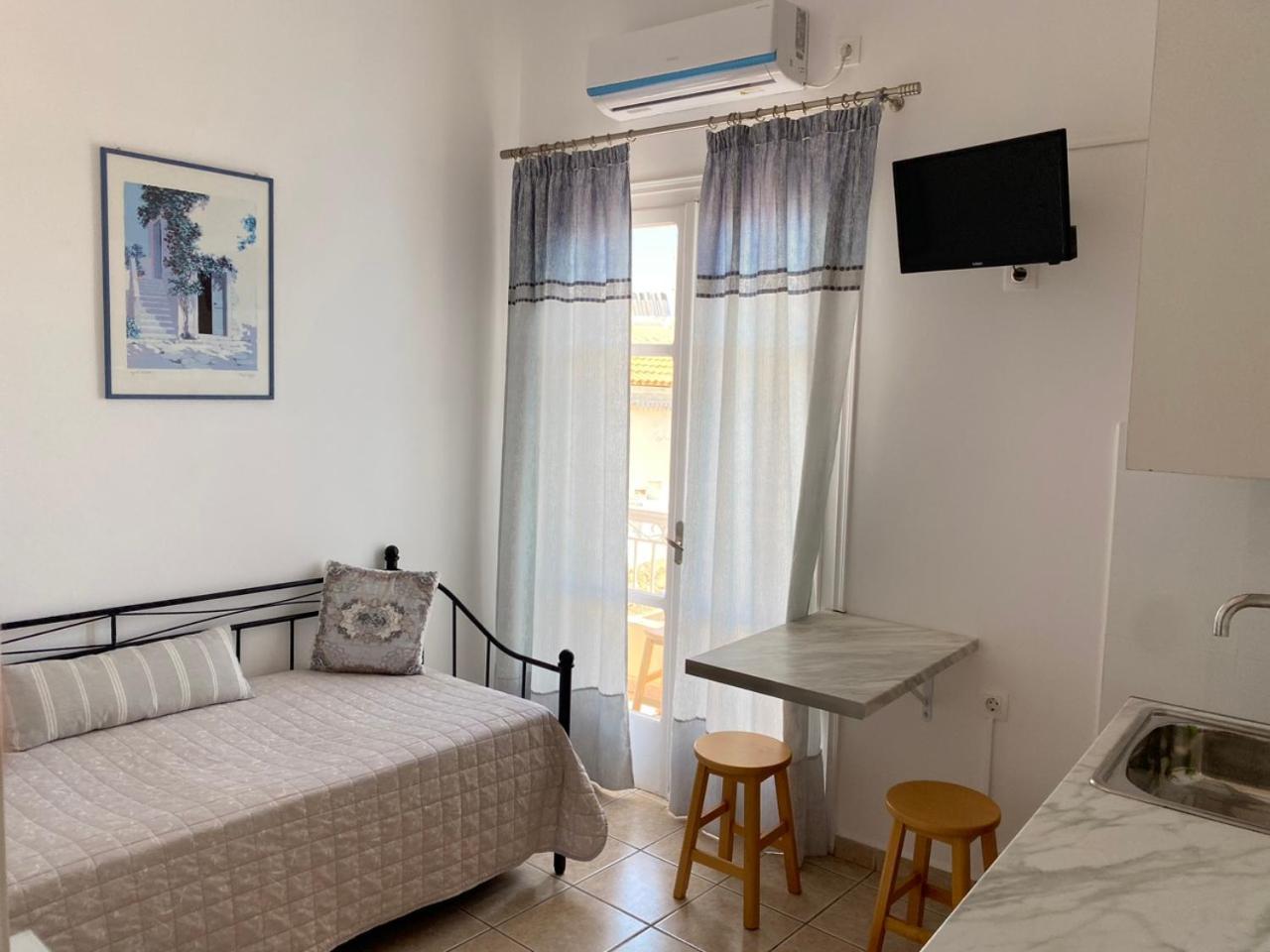Errika Appartement Ermoupoli Buitenkant foto