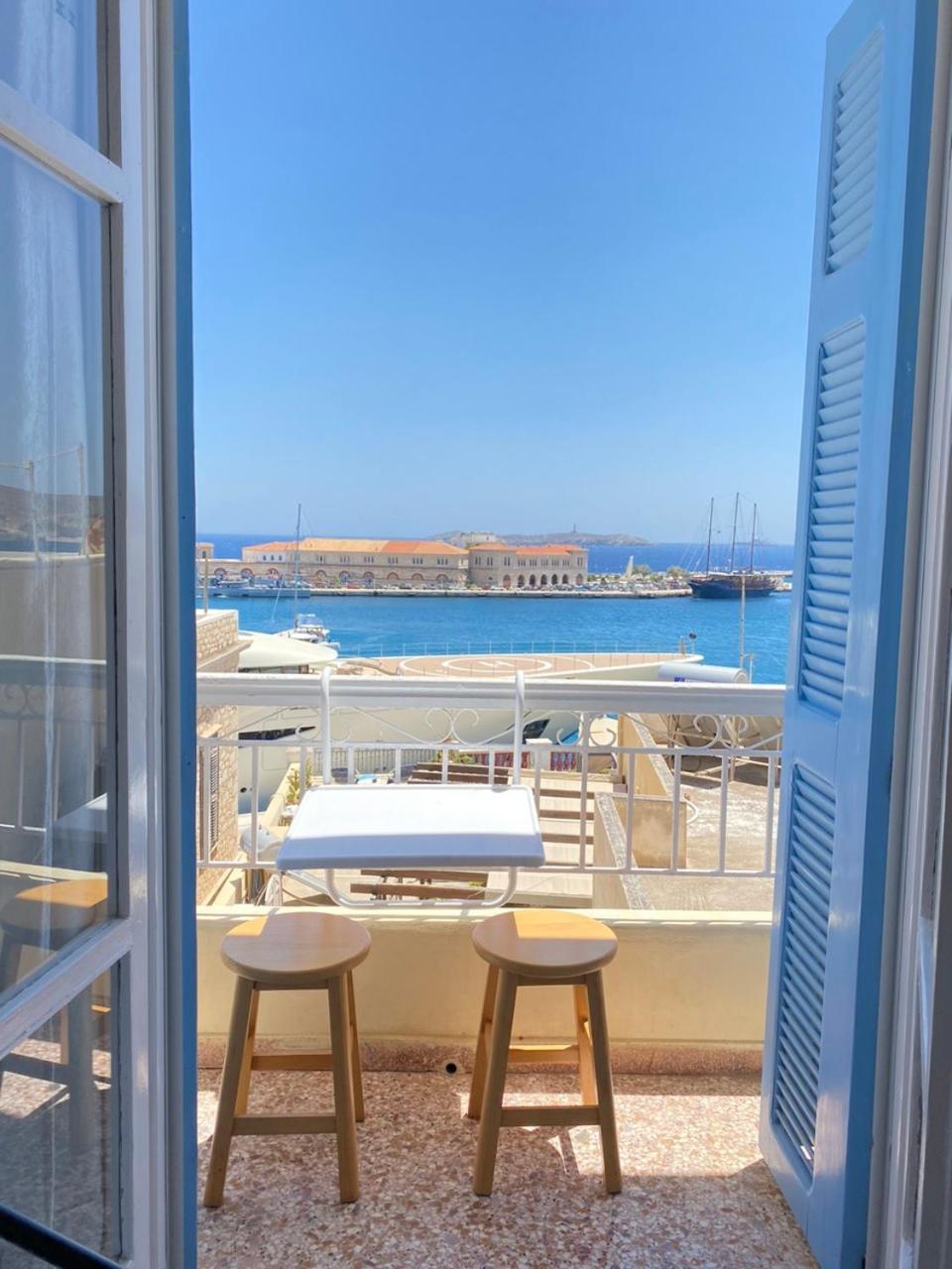 Errika Appartement Ermoupoli Buitenkant foto