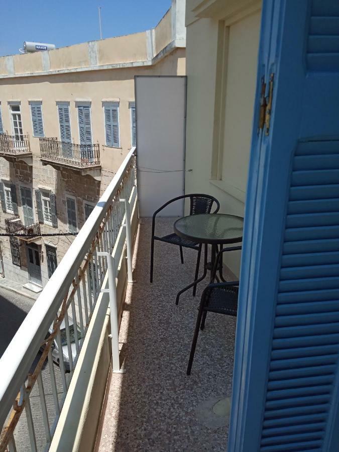 Errika Appartement Ermoupoli Buitenkant foto