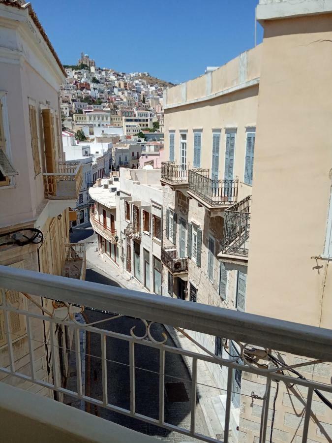 Errika Appartement Ermoupoli Buitenkant foto